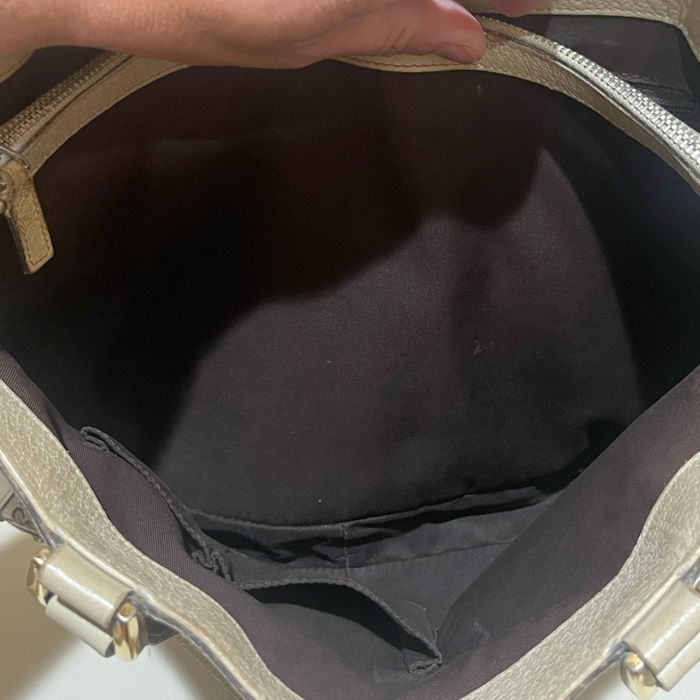 Gucci Small Abbey Tote Bag - Picture 9 of 12